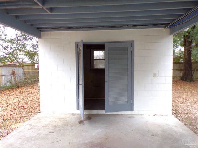 4512 Chantilly Way, Pensacola, FL 32505