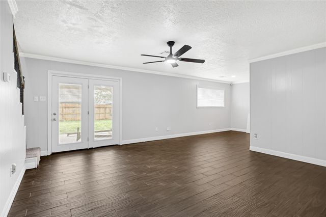 2107 N Rayburn Court, Pasadena, TX 77502