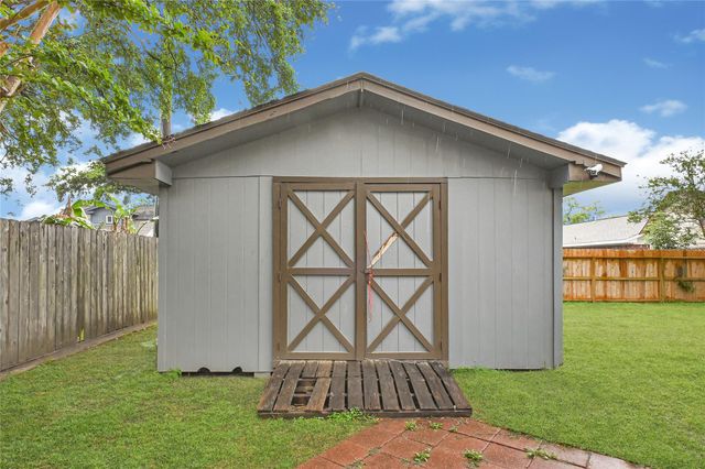 2107 N Rayburn Court, Pasadena, TX 77502