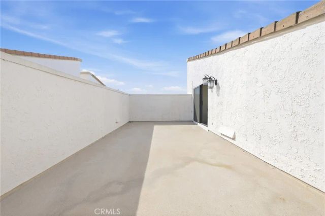 5310 Zelzah Avenue 302, Encino, CA 91316