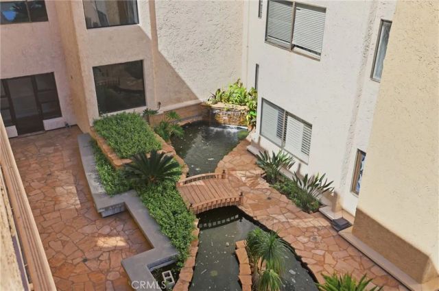 5310 Zelzah Avenue 302, Encino, CA 91316