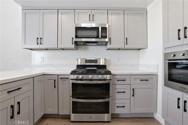 5310 Zelzah Avenue 302, Encino, CA 91316