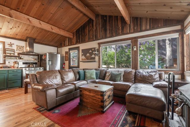 212 Moreno, Sugarloaf, CA 92386