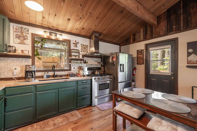 212 Moreno, Sugarloaf, CA 92386