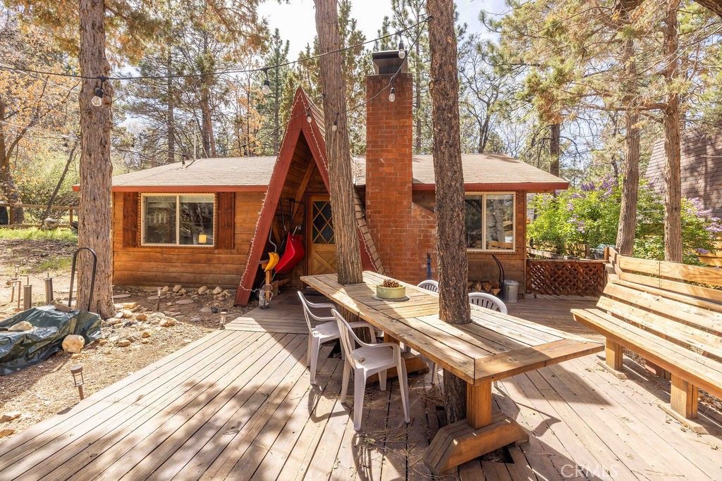 Image 1 of property listing at 212 Moreno, Sugarloaf, CA 92386