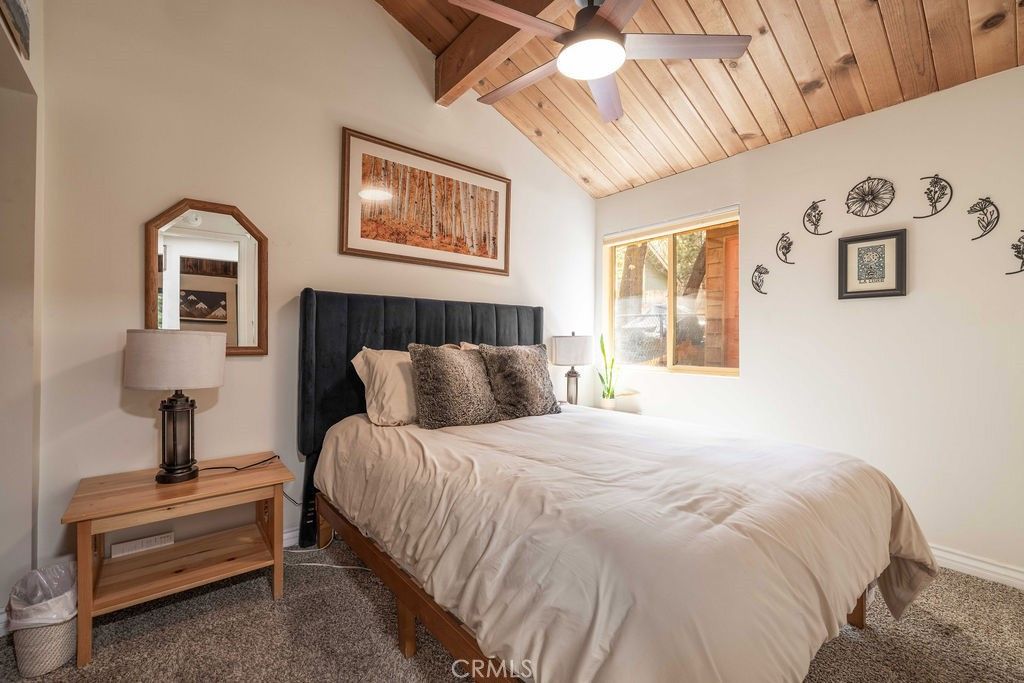 Image 11 of property listing at 212 Moreno, Sugarloaf, CA 92386