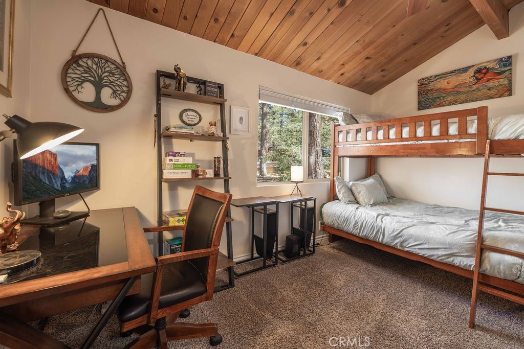 Image 14 of property listing at 212 Moreno, Sugarloaf, CA 92386