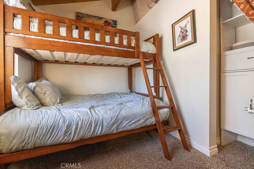 Image 15 of property listing at 212 Moreno, Sugarloaf, CA 92386