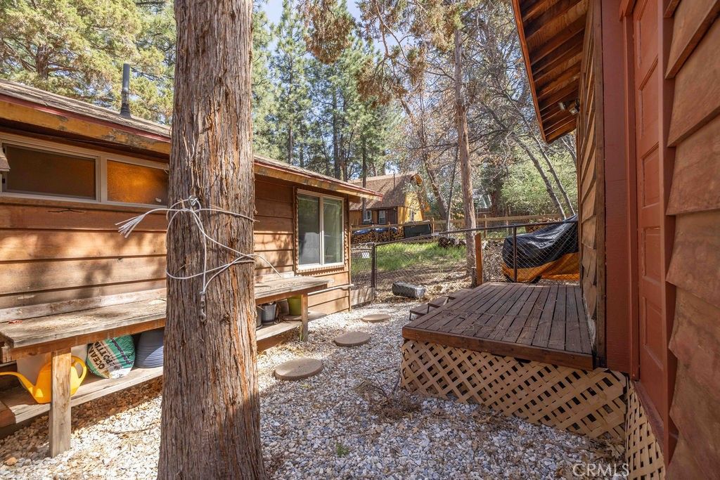 Image 24 of property listing at 212 Moreno, Sugarloaf, CA 92386