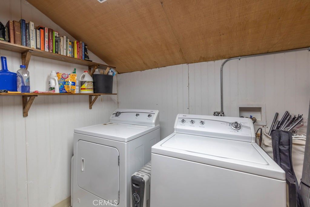 Image 26 of property listing at 212 Moreno, Sugarloaf, CA 92386