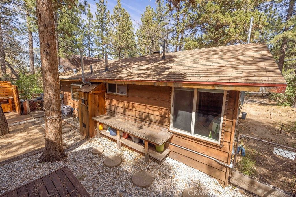Image 27 of property listing at 212 Moreno, Sugarloaf, CA 92386