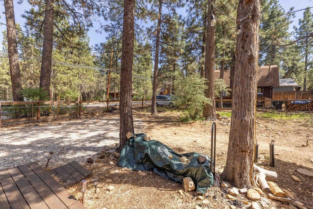 Image 30 of property listing at 212 Moreno, Sugarloaf, CA 92386