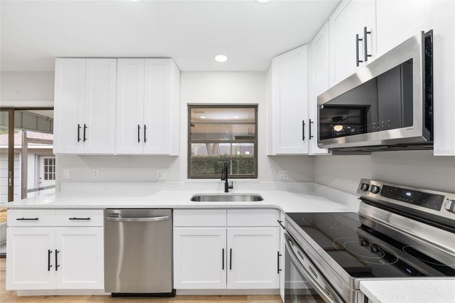 320 SE 41ST AVENUE, Ocala, FL 34471