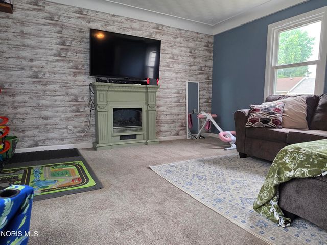 5841 Pickard Drive, Toledo, OH 43613