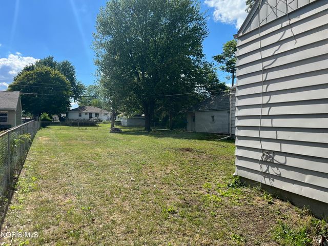 5841 Pickard Drive, Toledo, OH 43613