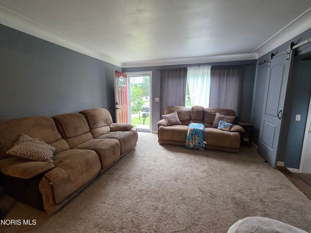 5841 Pickard Drive, Toledo, OH 43613