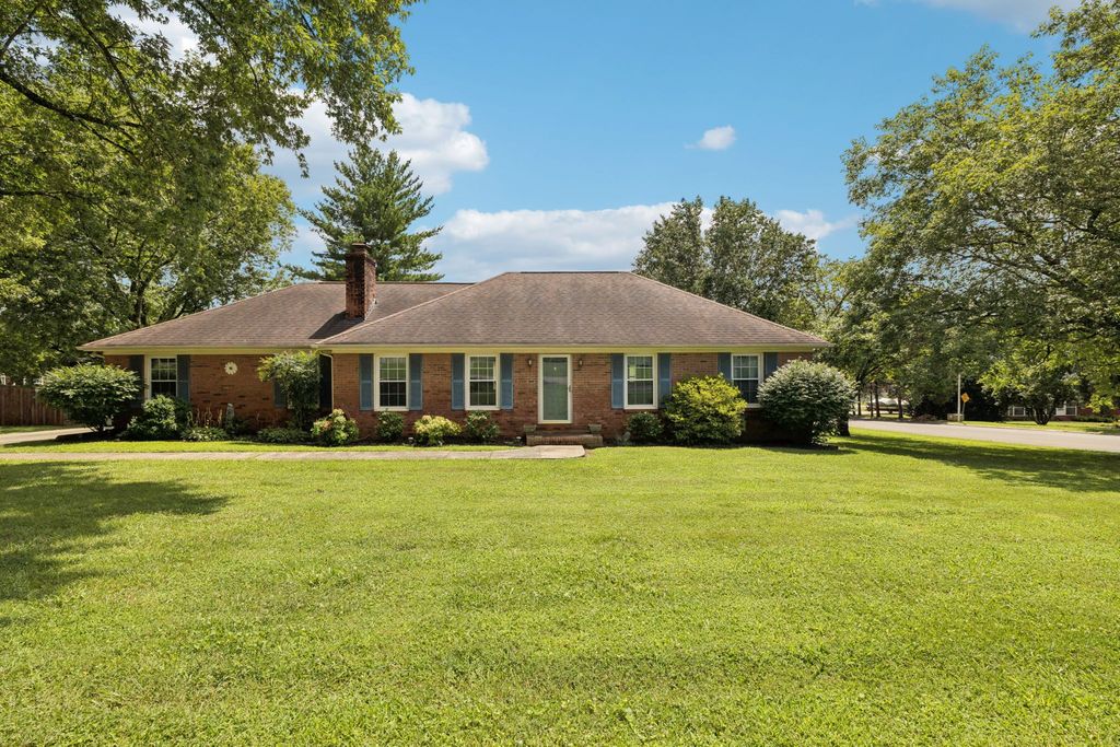 519 Irongate Blvd, Murfreesboro, TN 37129