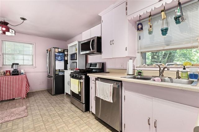 947 S WASHINGTON Street, Independence, MO 64050