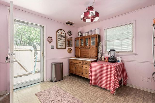 947 S WASHINGTON Street, Independence, MO 64050
