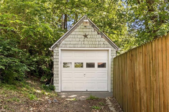 947 S WASHINGTON Street, Independence, MO 64050