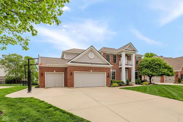 4207 Honeysuckle Lane, Zionsville, IN 46077