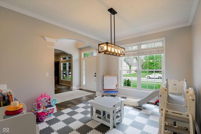 4207 Honeysuckle Lane, Zionsville, IN 46077