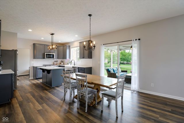 4207 Honeysuckle Lane, Zionsville, IN 46077