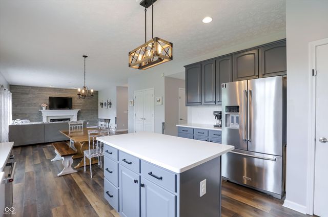 4207 Honeysuckle Lane, Zionsville, IN 46077