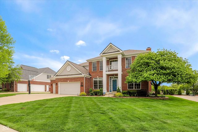 4207 Honeysuckle Lane, Zionsville, IN 46077