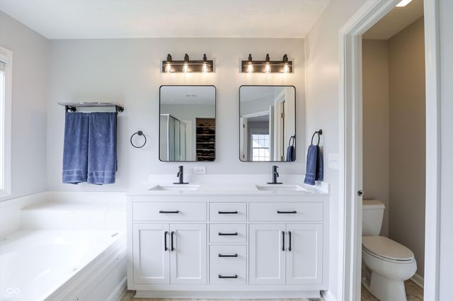 4207 Honeysuckle Lane, Zionsville, IN 46077