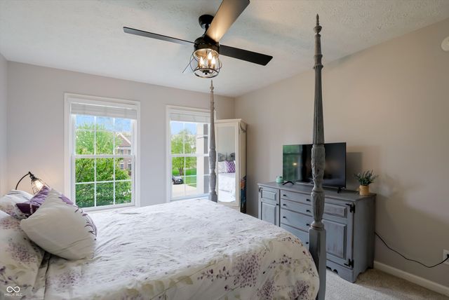 4207 Honeysuckle Lane, Zionsville, IN 46077