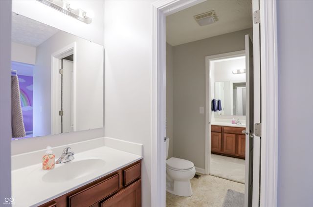 4207 Honeysuckle Lane, Zionsville, IN 46077