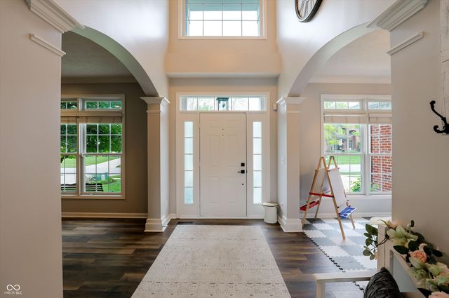 4207 Honeysuckle Lane, Zionsville, IN 46077