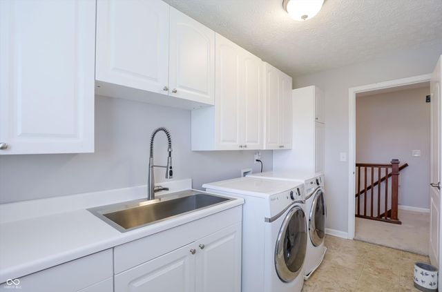 4207 Honeysuckle Lane, Zionsville, IN 46077
