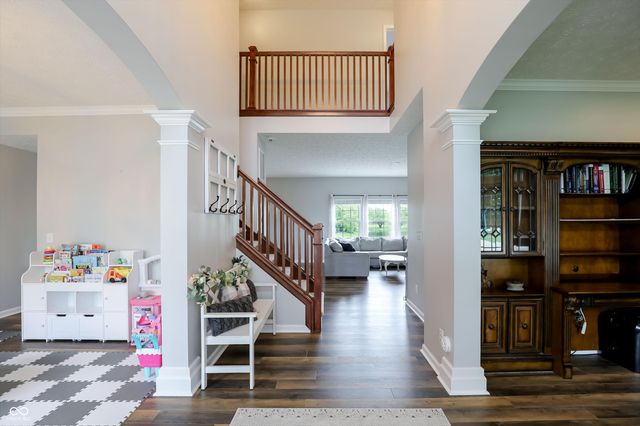 4207 Honeysuckle Lane, Zionsville, IN 46077