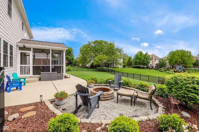 4207 Honeysuckle Lane, Zionsville, IN 46077