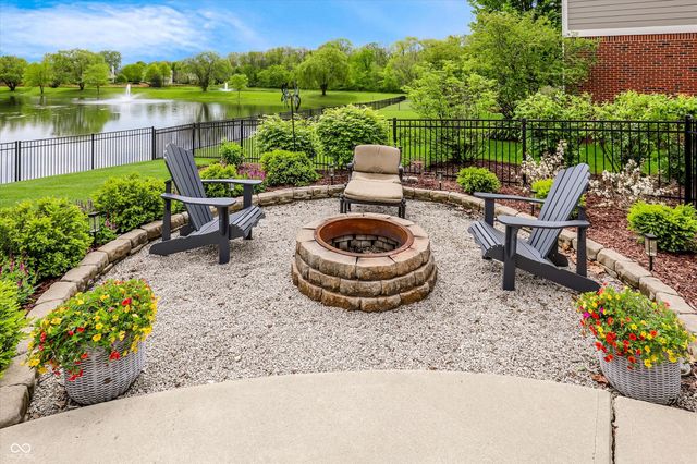4207 Honeysuckle Lane, Zionsville, IN 46077