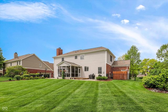 4207 Honeysuckle Lane, Zionsville, IN 46077