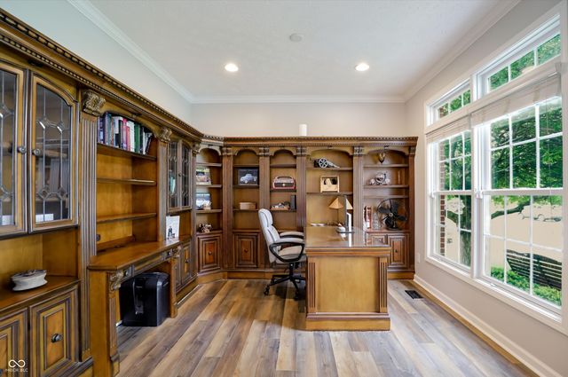 4207 Honeysuckle Lane, Zionsville, IN 46077