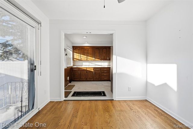 6341 N Charlesworth Street, Dearborn Heights, MI 48127