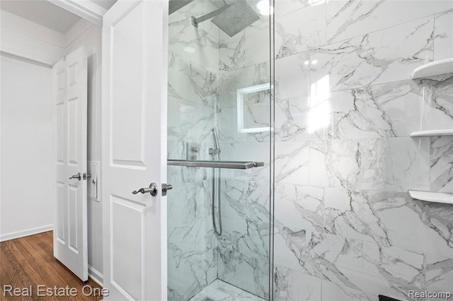 6341 N Charlesworth Street, Dearborn Heights, MI 48127