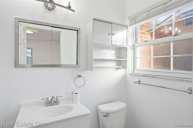 6341 N Charlesworth Street, Dearborn Heights, MI 48127