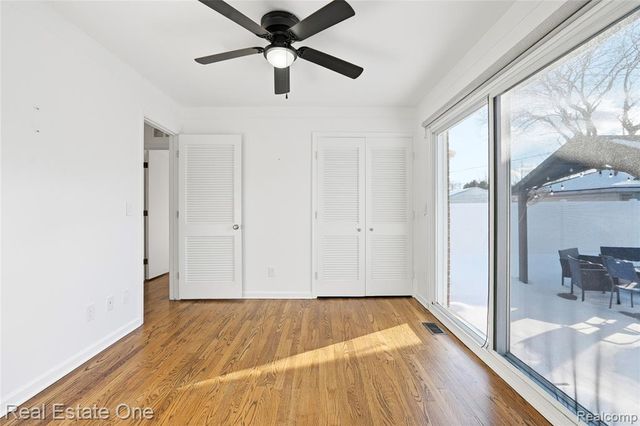 6341 N Charlesworth Street, Dearborn Heights, MI 48127