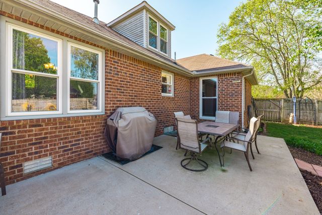 2403 English Hill Dr, Murfreesboro, TN 37130