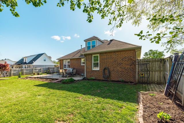 2403 English Hill Dr, Murfreesboro, TN 37130