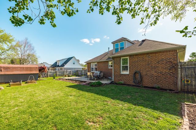 2403 English Hill Dr, Murfreesboro, TN 37130