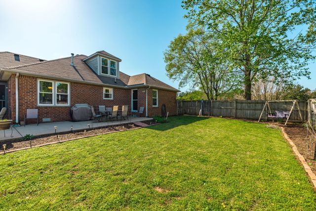 2403 English Hill Dr, Murfreesboro, TN 37130