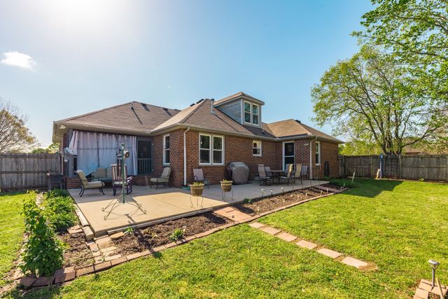 2403 English Hill Dr, Murfreesboro, TN 37130