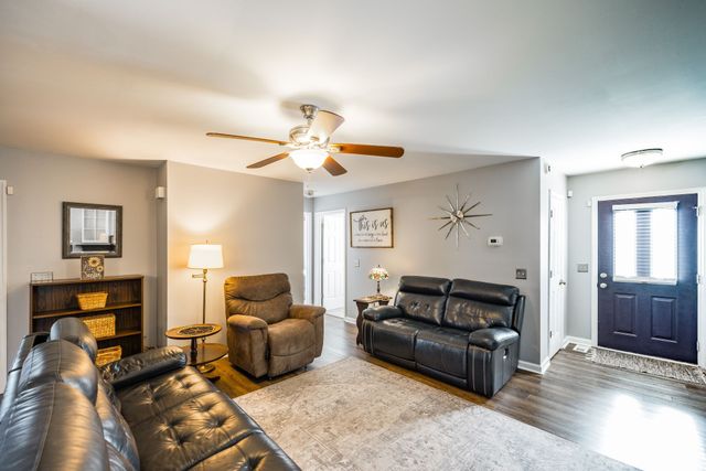 2403 English Hill Dr, Murfreesboro, TN 37130