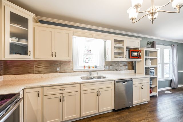 2403 English Hill Dr, Murfreesboro, TN 37130